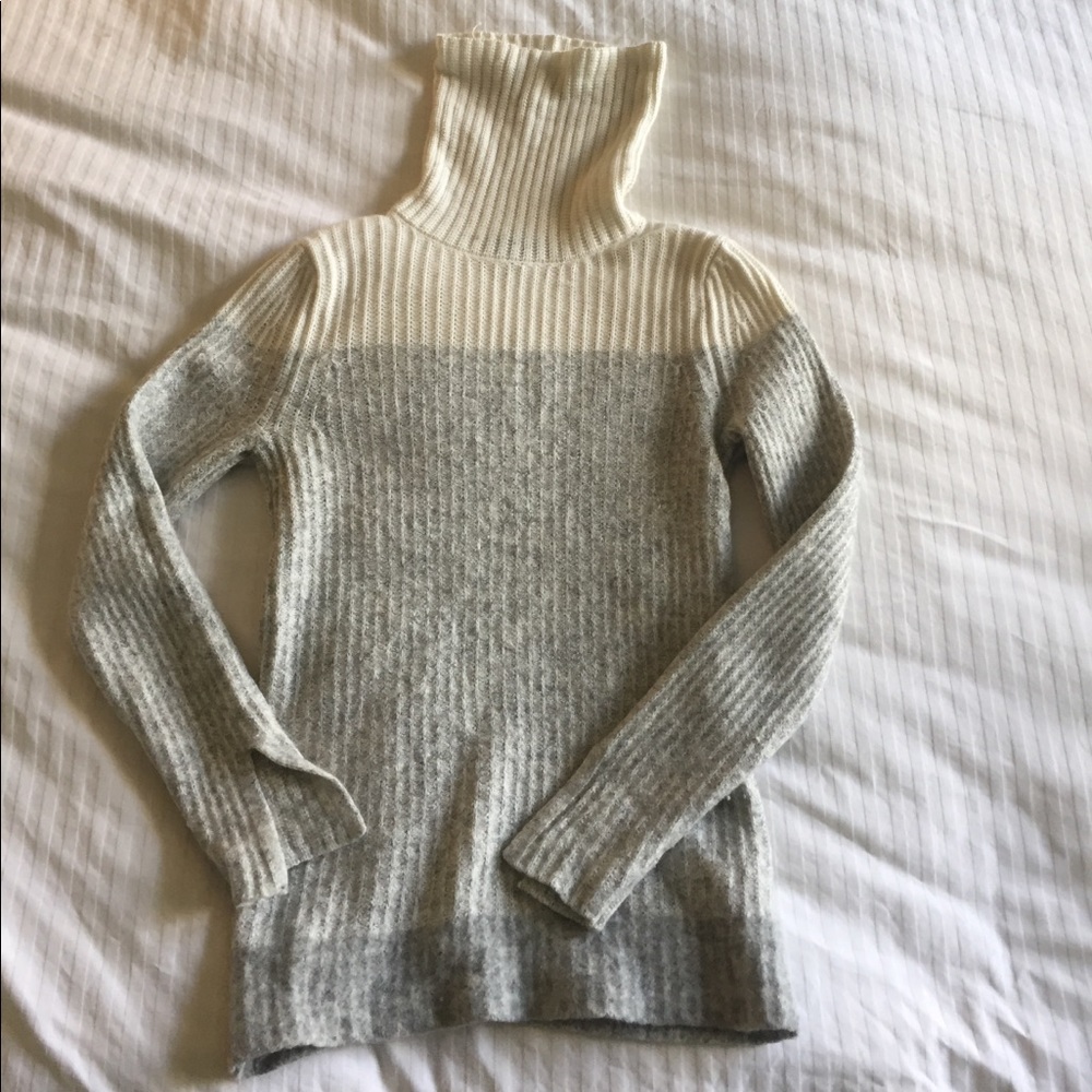 Banana Republic turtleneck